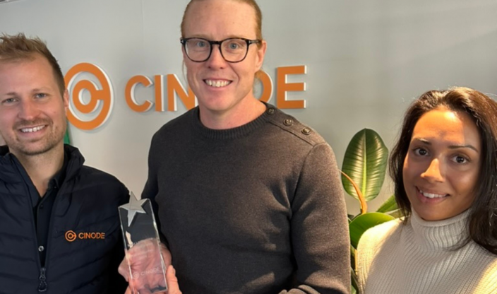 Bildtext: Mattias Loxi (Cinode), Magnus Isenberg (Modulai) och Tanja Johansson (Cinode).